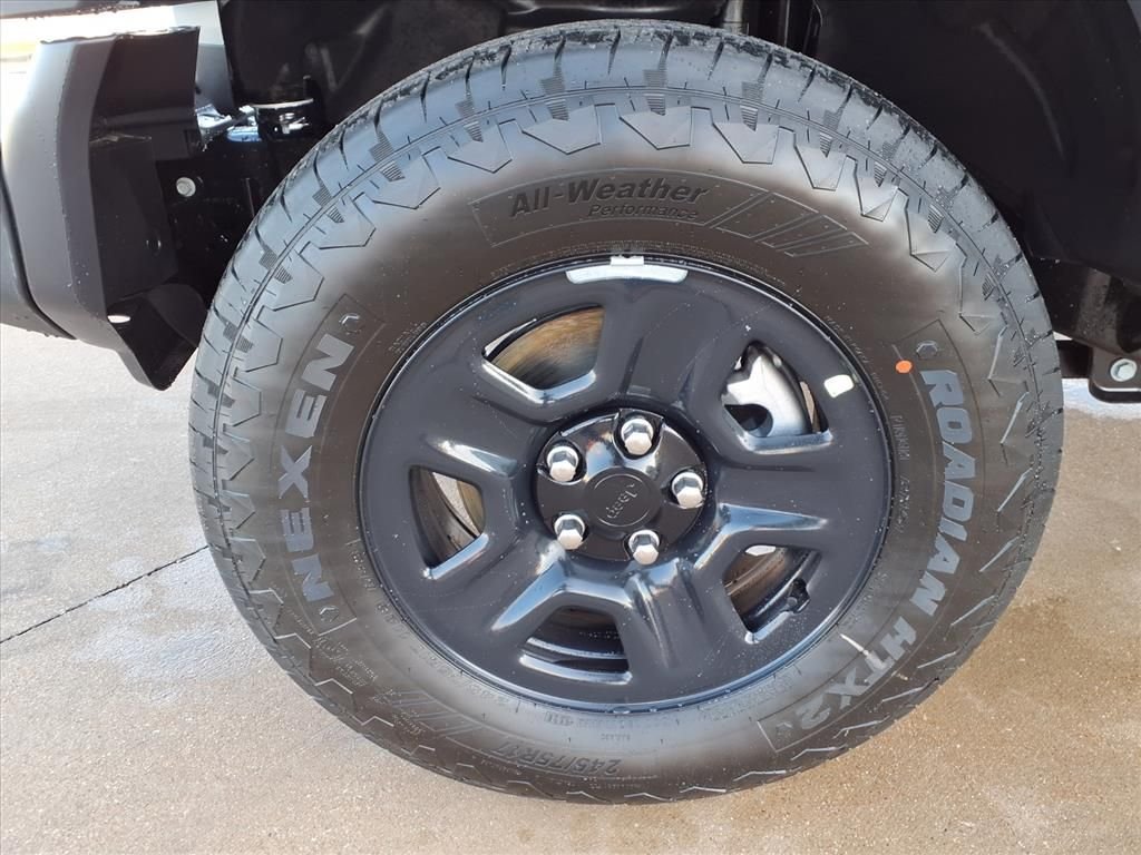 New 2026 Bright White Clear-Coat Exterior Paint Jeep Sport image 9