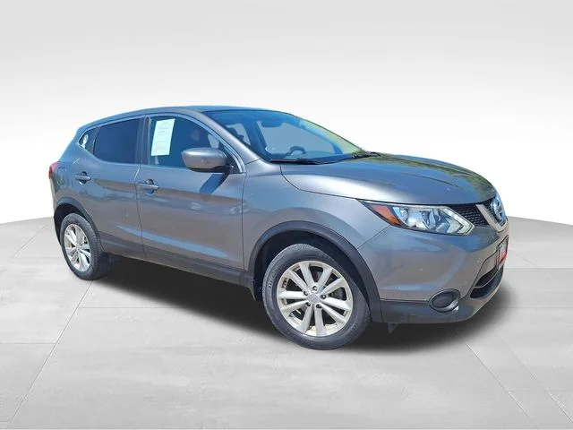 Used 2017 Gray Nissan S image 1