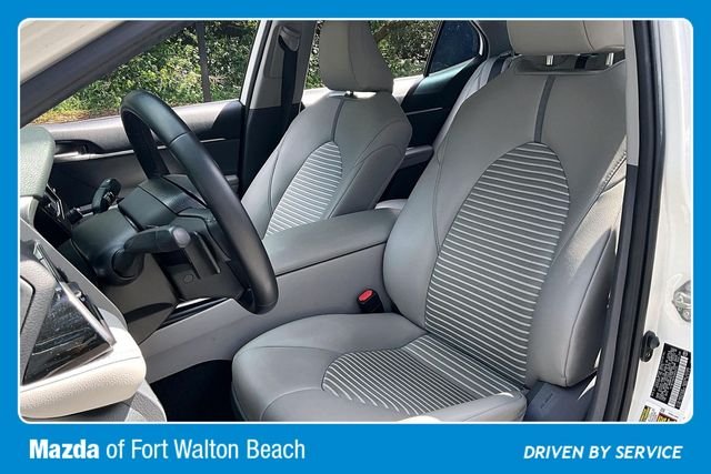 Used 2019 White Toyota SE image 18