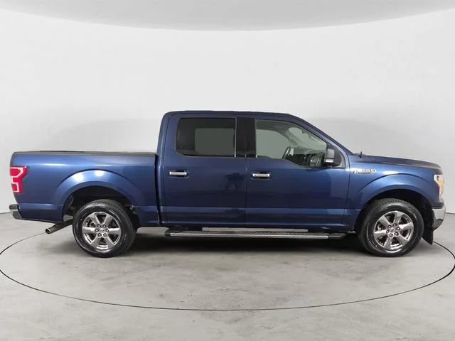 Used 2018 Blue Ford XLT image 4