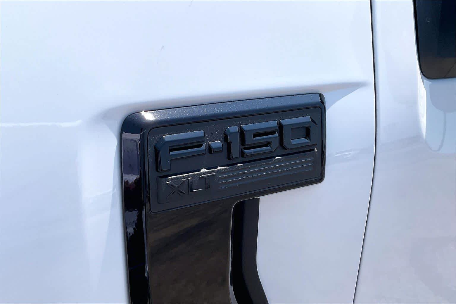 New 2026 Oxford White Ford XLT image 15