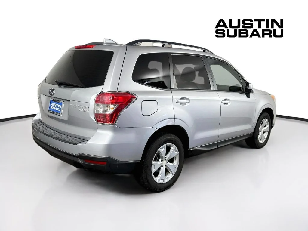 Used 2016 Silver Subaru 2.5i Premium image 7