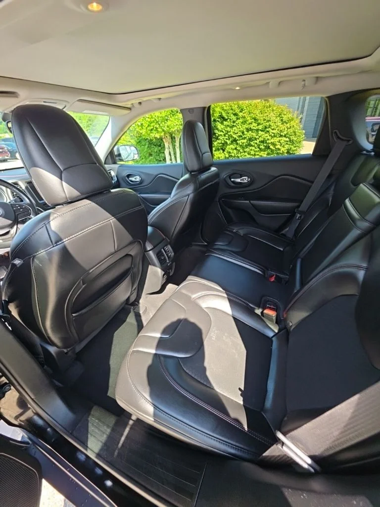 Used 2019 Diamond Black Jeep Trailhawk image 31