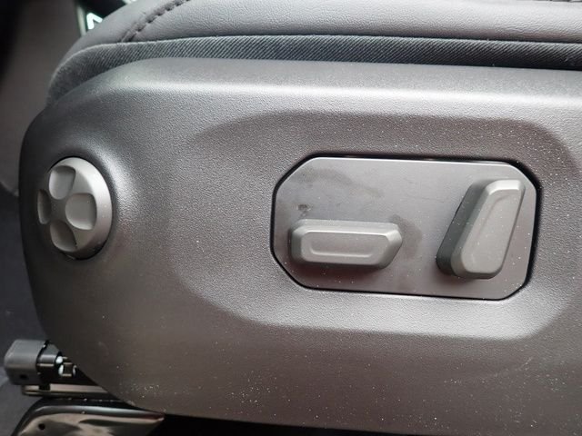 New 2026 Black Clearcoat Jeep Rubicon X image 18