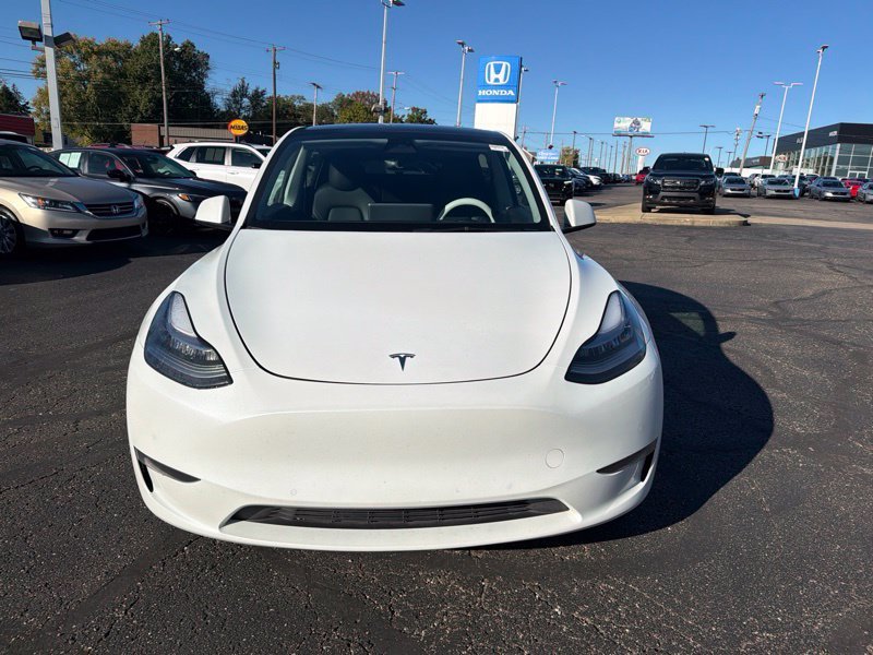 Used 2022  Tesla Long Range image 2