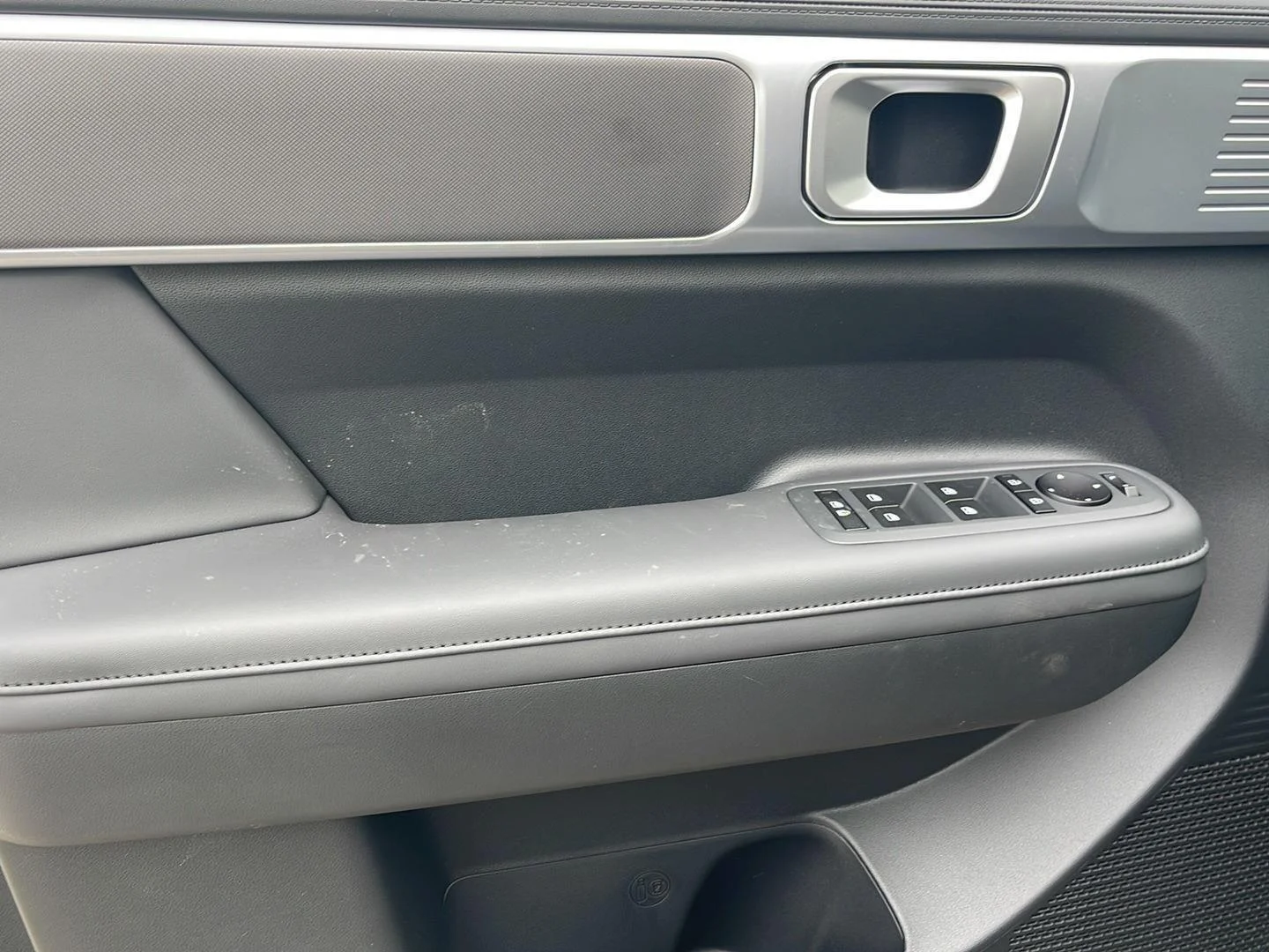New 2026 Shimmering Silver Hyundai SEL image 22