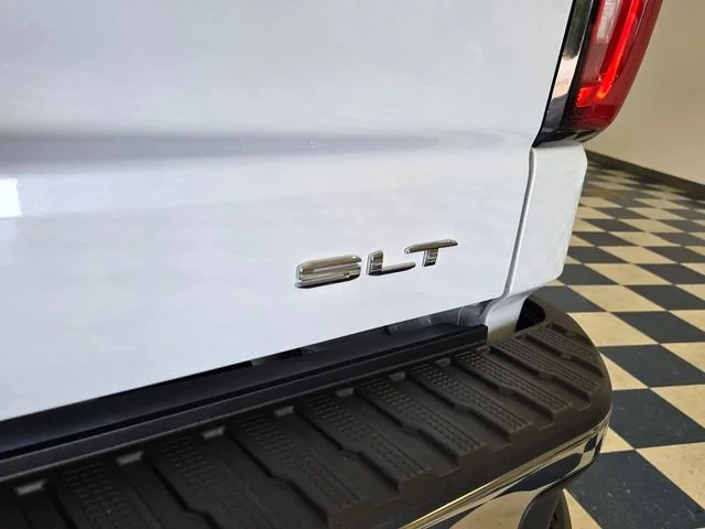 New 2026 Glacier White Tricoat GMC SLT image 7