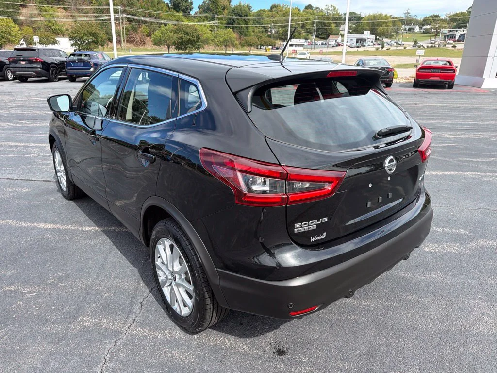 Used 2021 Black Nissan S image 6
