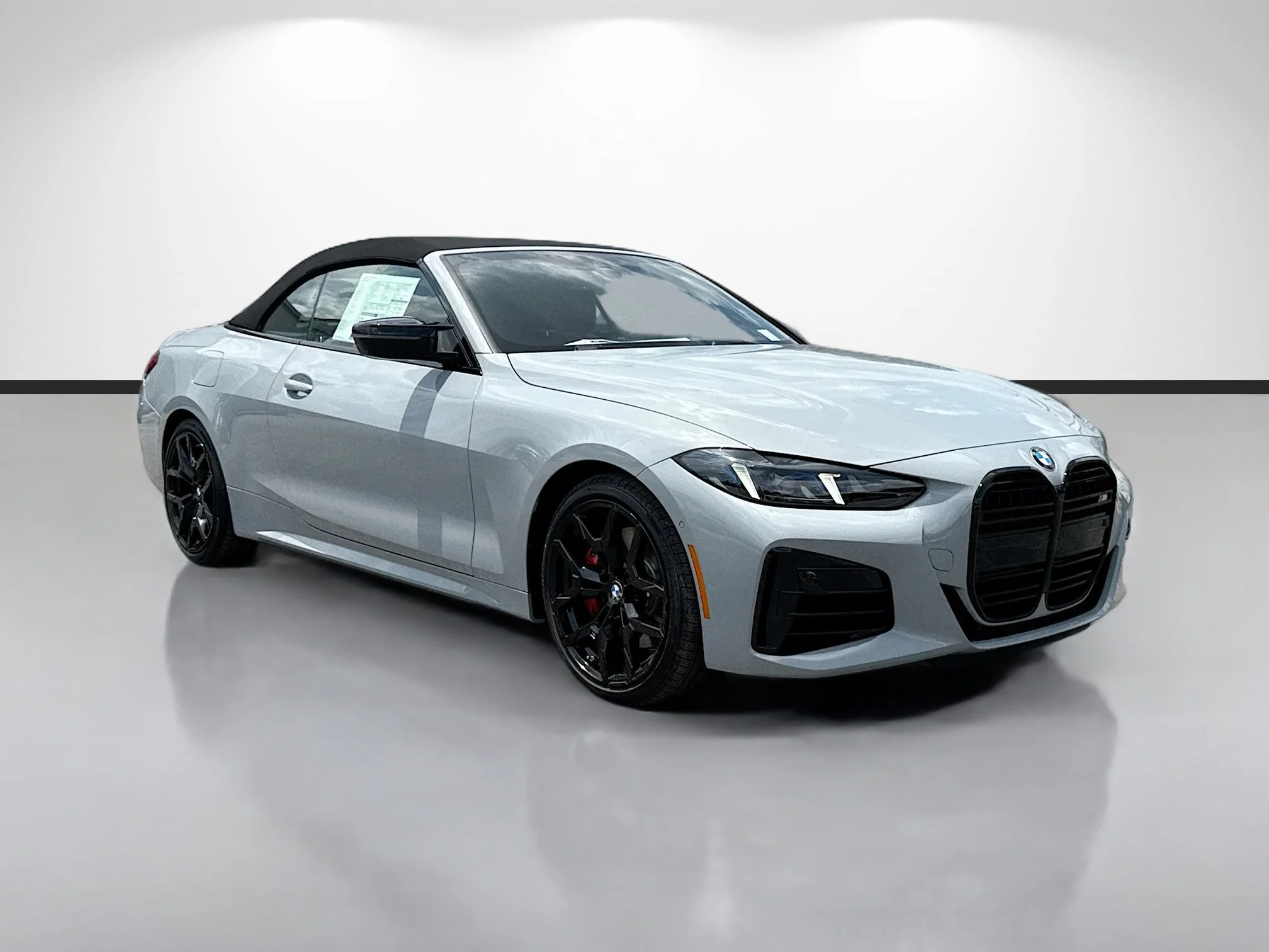 2027 BMW 4 Series M440i Convertible's photo