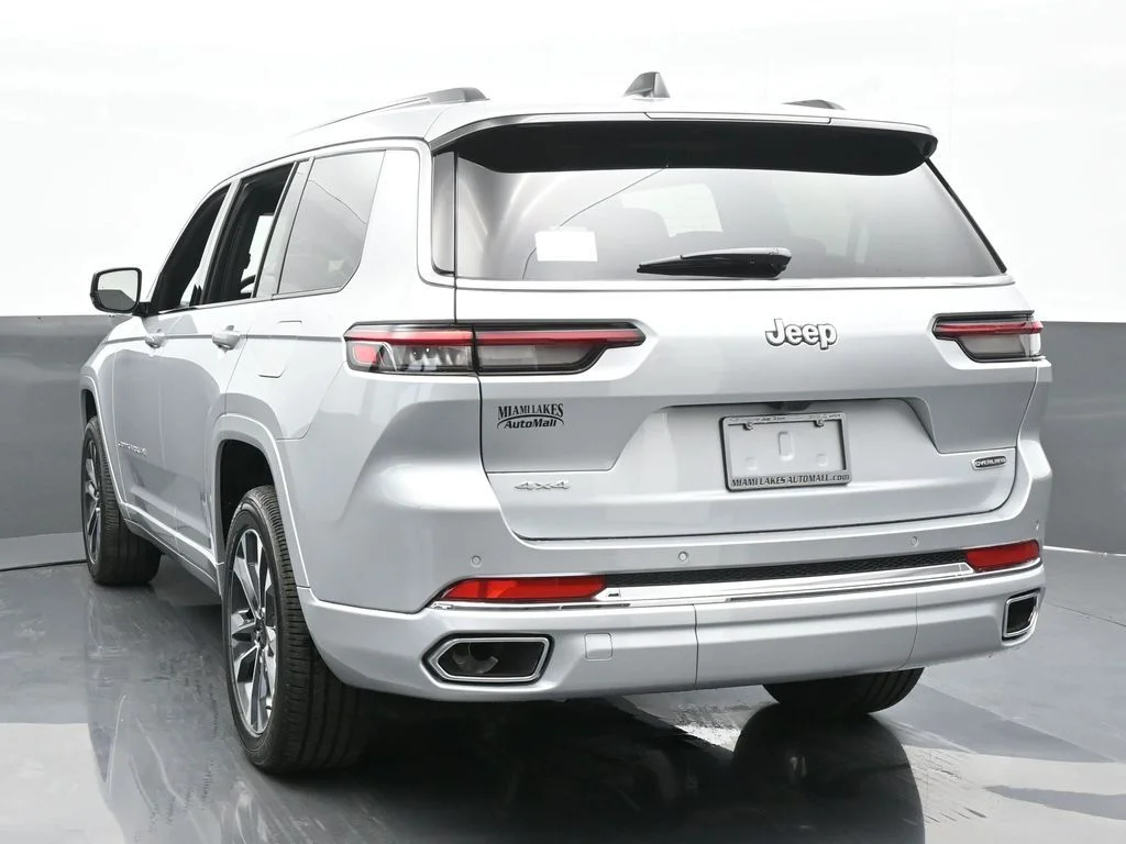 Used 2024 Silver Zynith Jeep Overland image 4