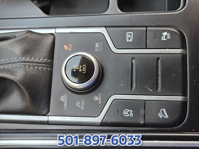 Used 2021 White Pearl KIA S AWD image 27