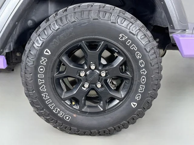 Used 2020 Gray Jeep Sport S image 26