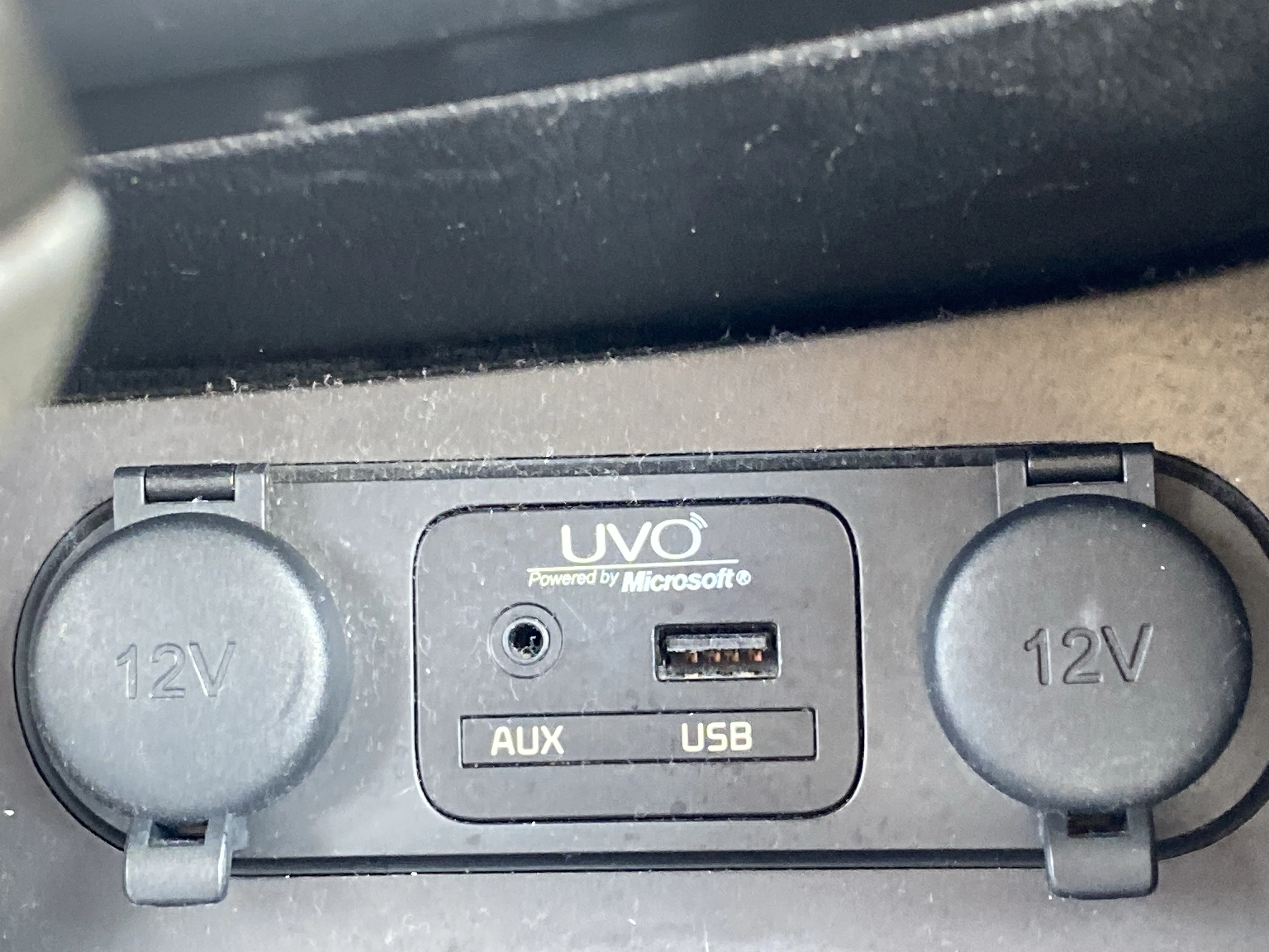 Used 2014 Remington Red Metallic Kia LX image 17