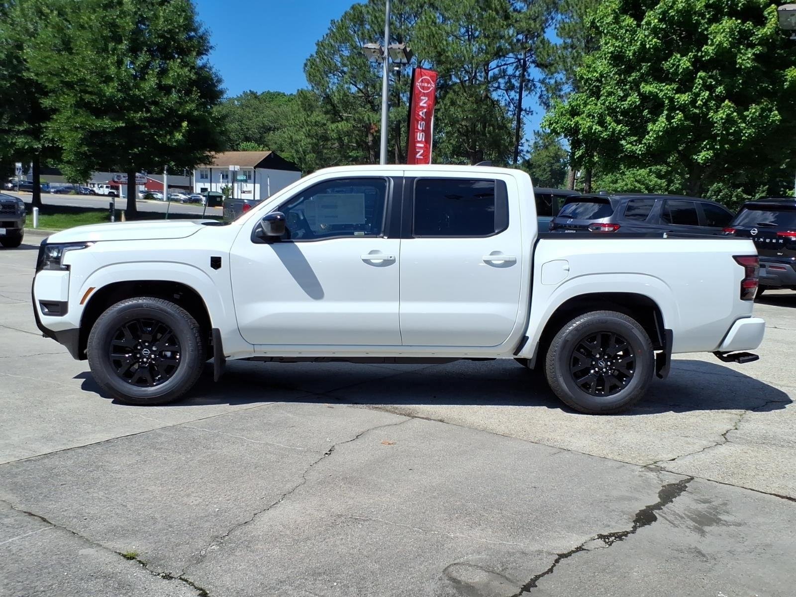 New 2026 Glacier White Nissan SV image 2