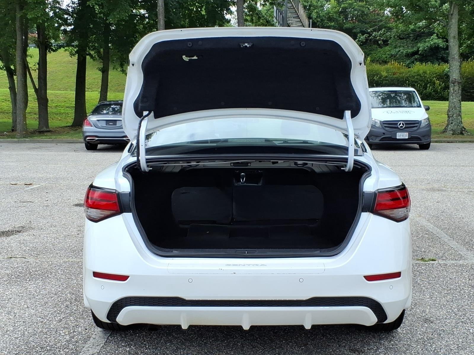 Used 2022 Aspen White TriCoat Pearl Nissan SV image 29