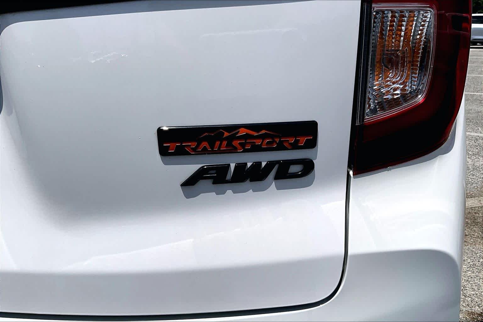 Certified Used 2023 Platinum White Pearl Honda TrailSport image 10