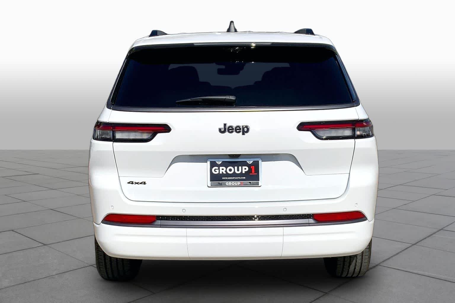 New 2026 Bright White Clear-Coat Exterior Paint Jeep Limited Reserve image 4