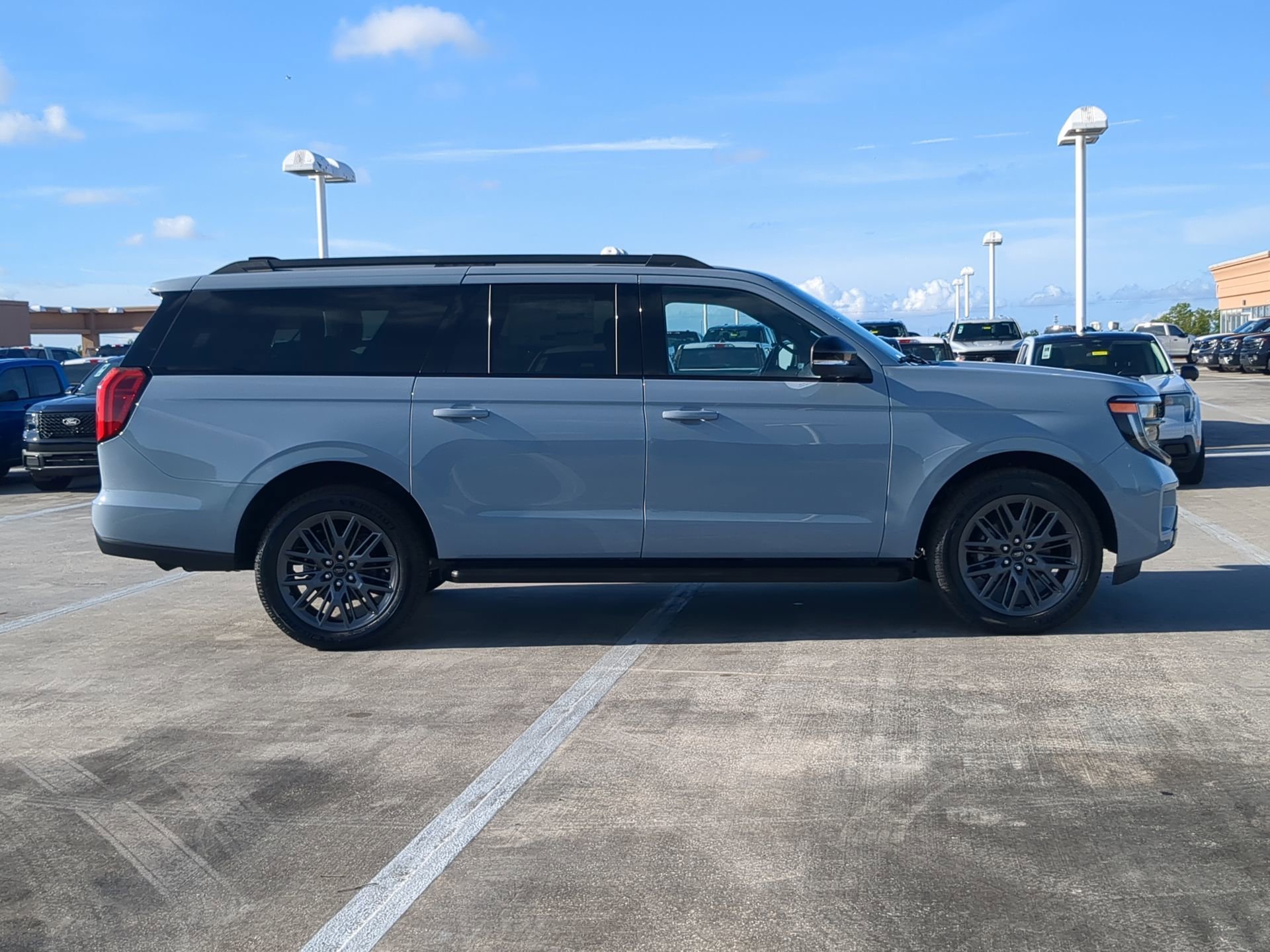New 2026 Glacier Gray Metallic Tri-Coat Ford MAX Platinum® image 36