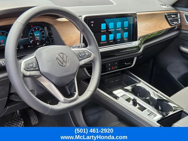 Used 2024 Gray Volkswagen 2.0T SE w/Technology image 8