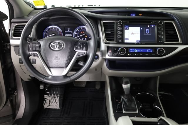 Used 2016 Gray Toyota Limited V6 image 2
