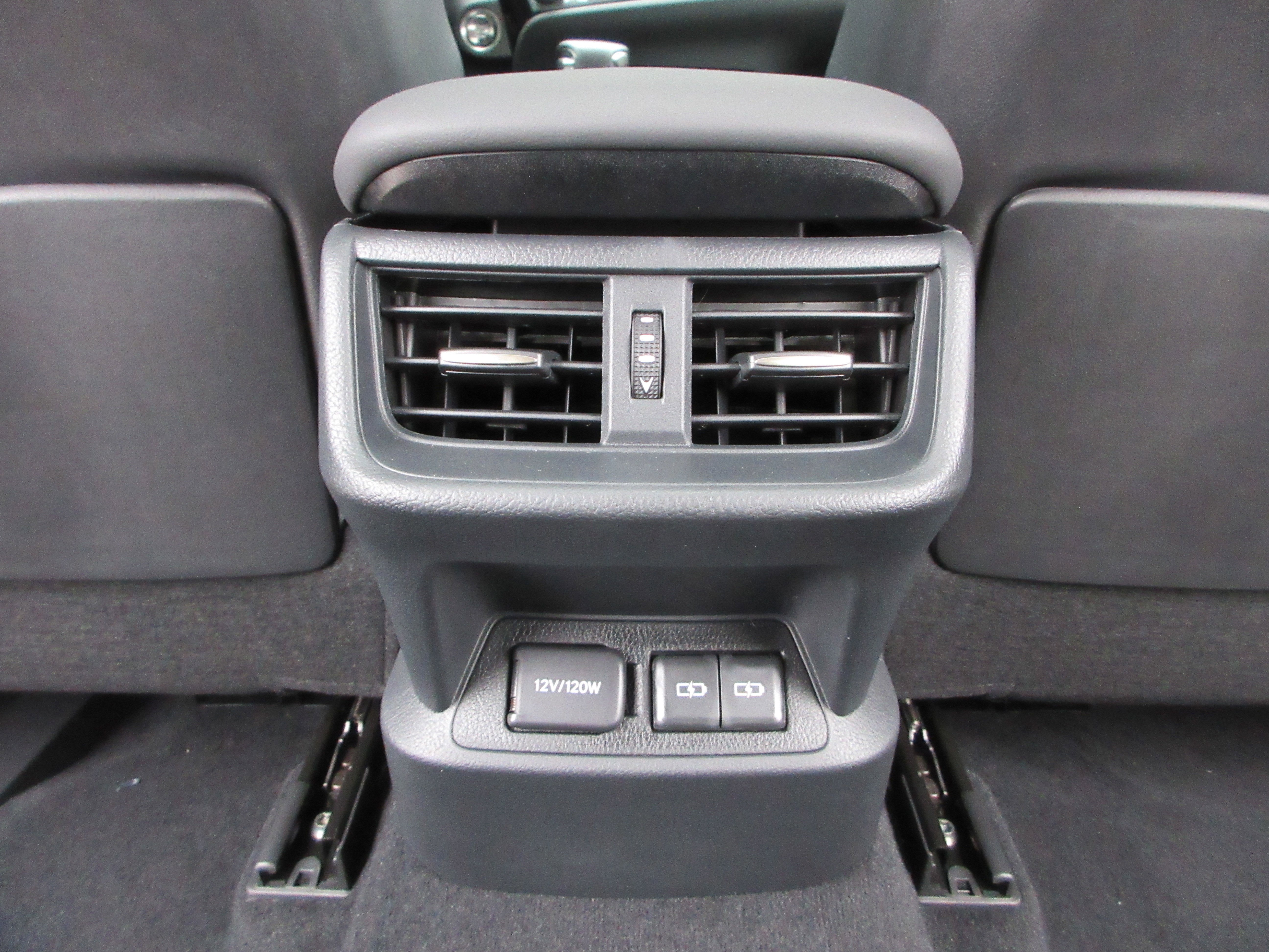 2025 Lexus ES 350 - Photo 20