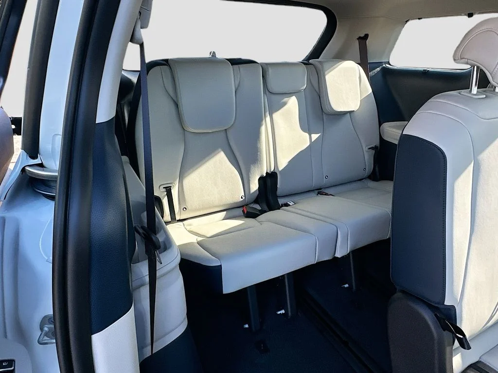 New 2026 Snow White Pearl Kia EX image 27