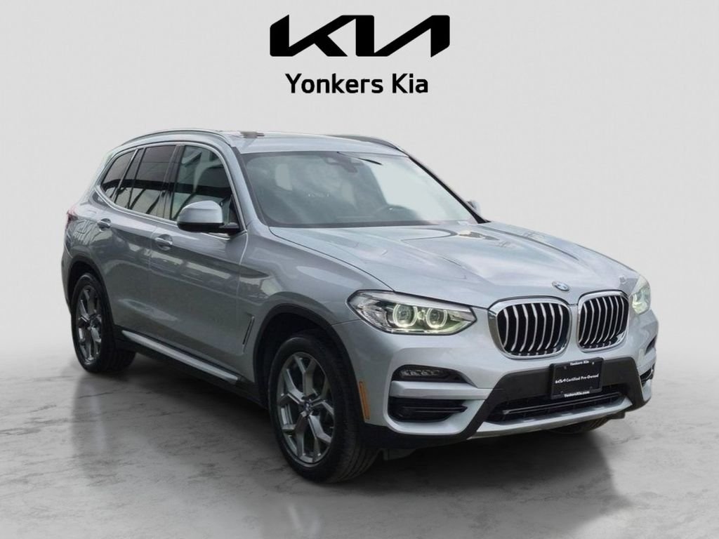 Used 2020 Silver BMW xDrive30i image 4