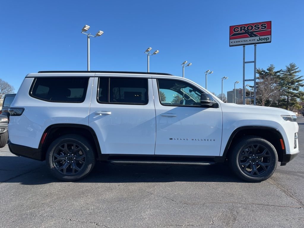 New 2026 Bright White Clear-Coat Exterior Paint Jeep Limited Altitude image 48