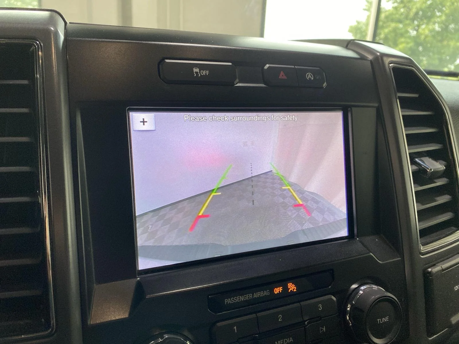 Used 2019 Oxford White Ford XLT image 22