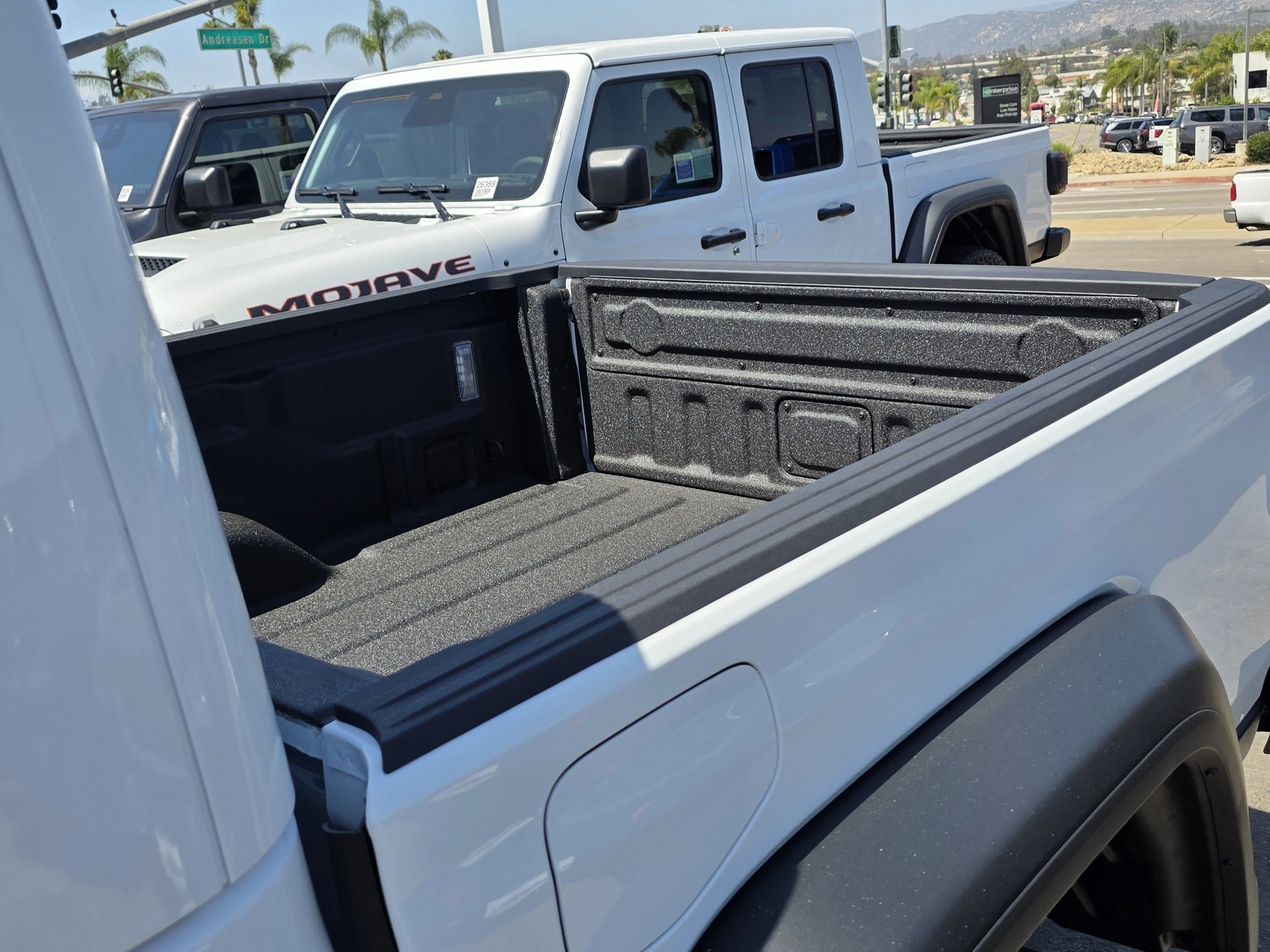 New 2026 Bright White Clearcoat Jeep Mojave image 12