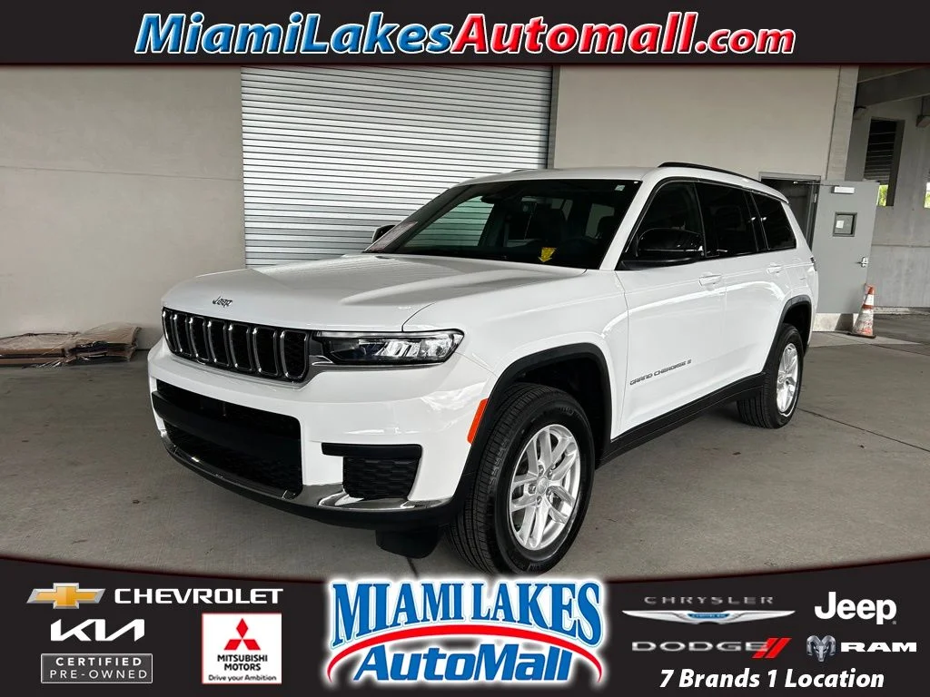 Used 2025 Bright White Clearcoat Jeep Laredo image 1