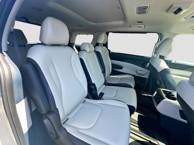 2025 Kia Carnival SX - Photo 29