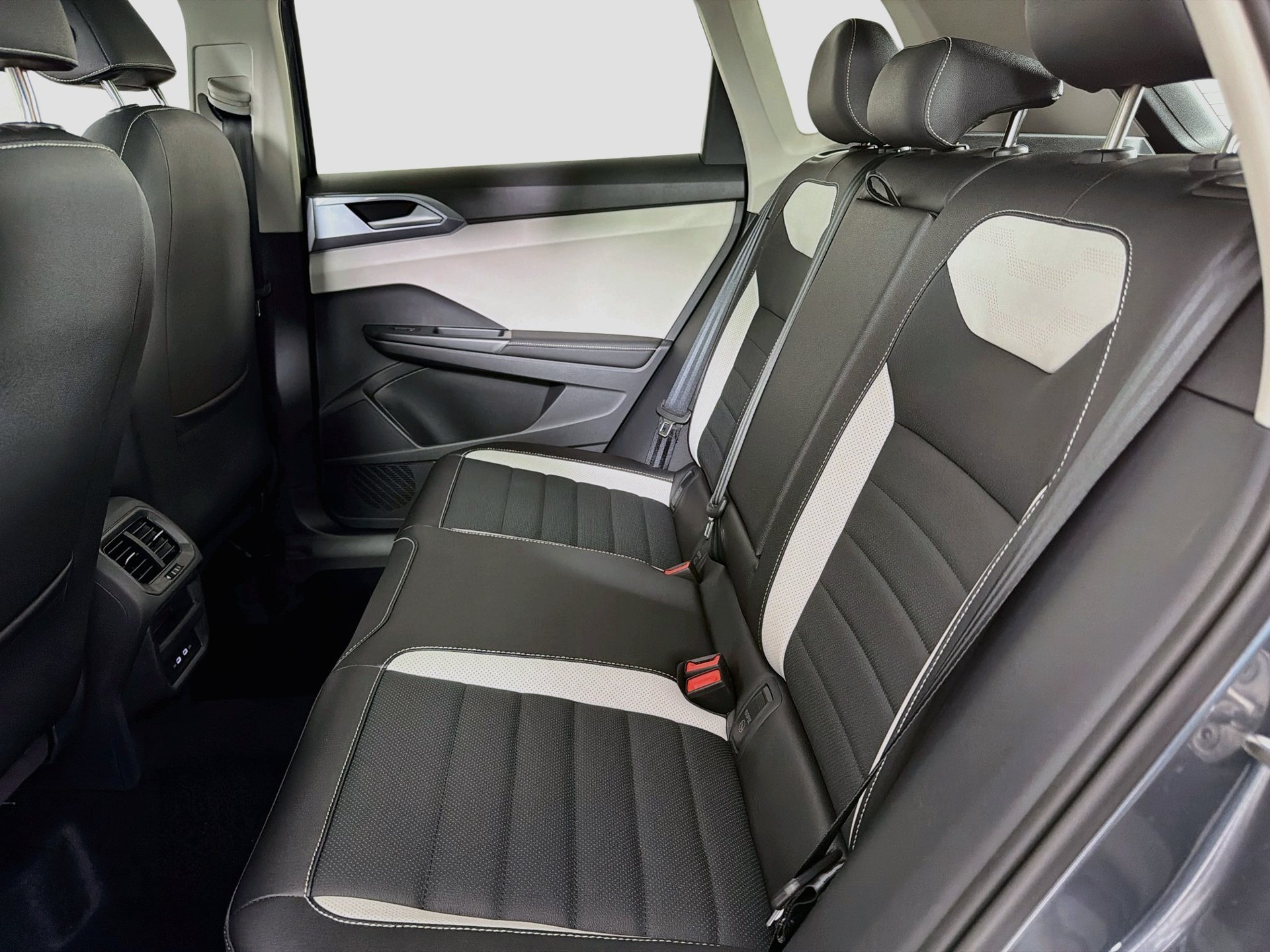 New 2027 Gray Volkswagen 1.5T SEL image 25