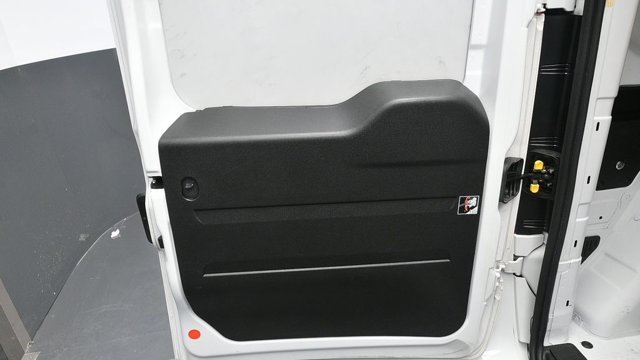 Used 2022 White Ram Base image 14