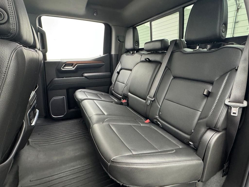 Used 2022 White Frost Tricoat GMC Denali image 31