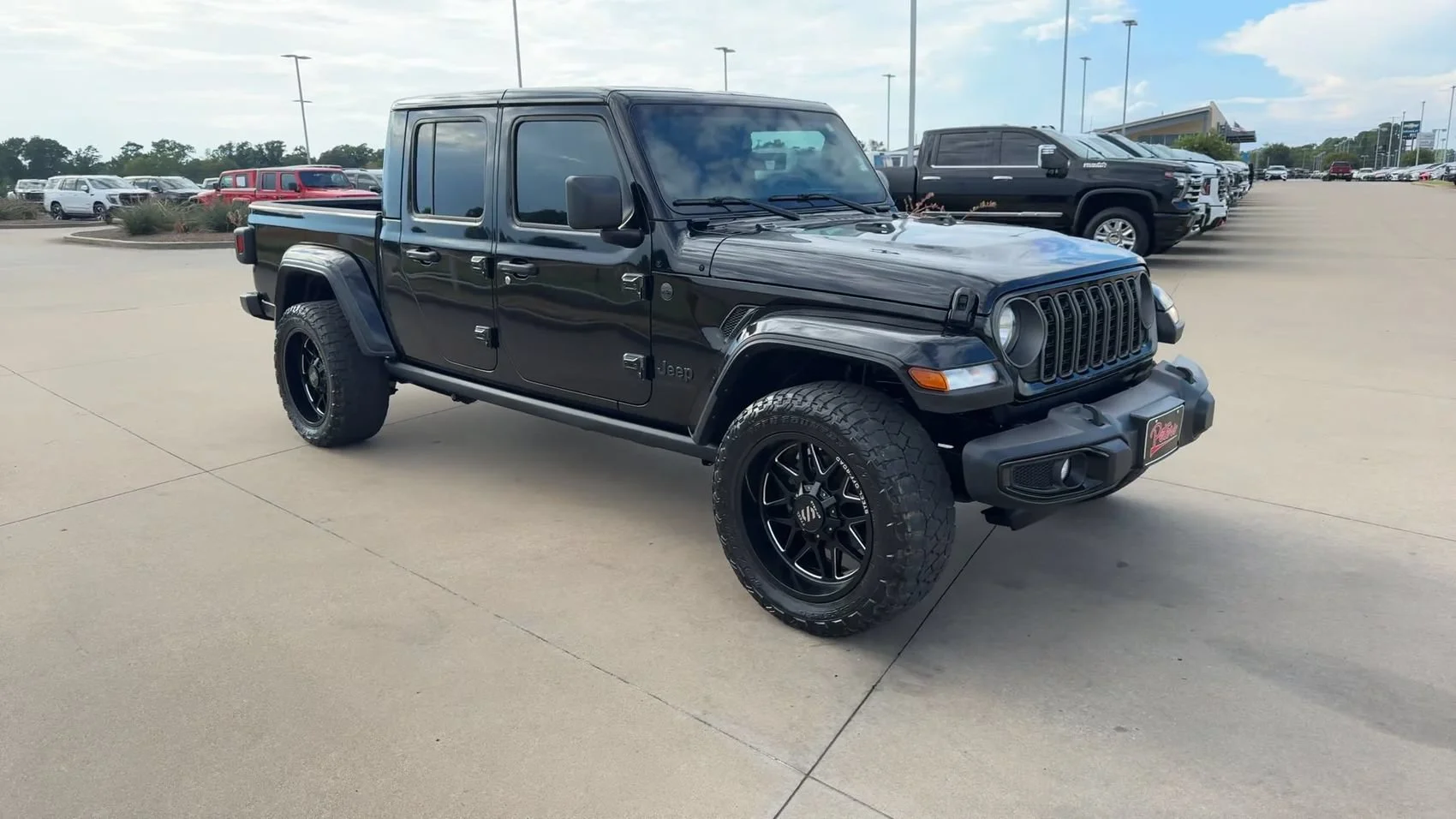 Used 2025 Black Clearcoat Jeep Nighthawk image 3