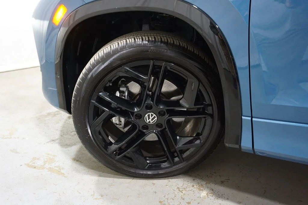 Certified Used 2025 Blue Volkswagen 2.0T SE R-Line Black image 32