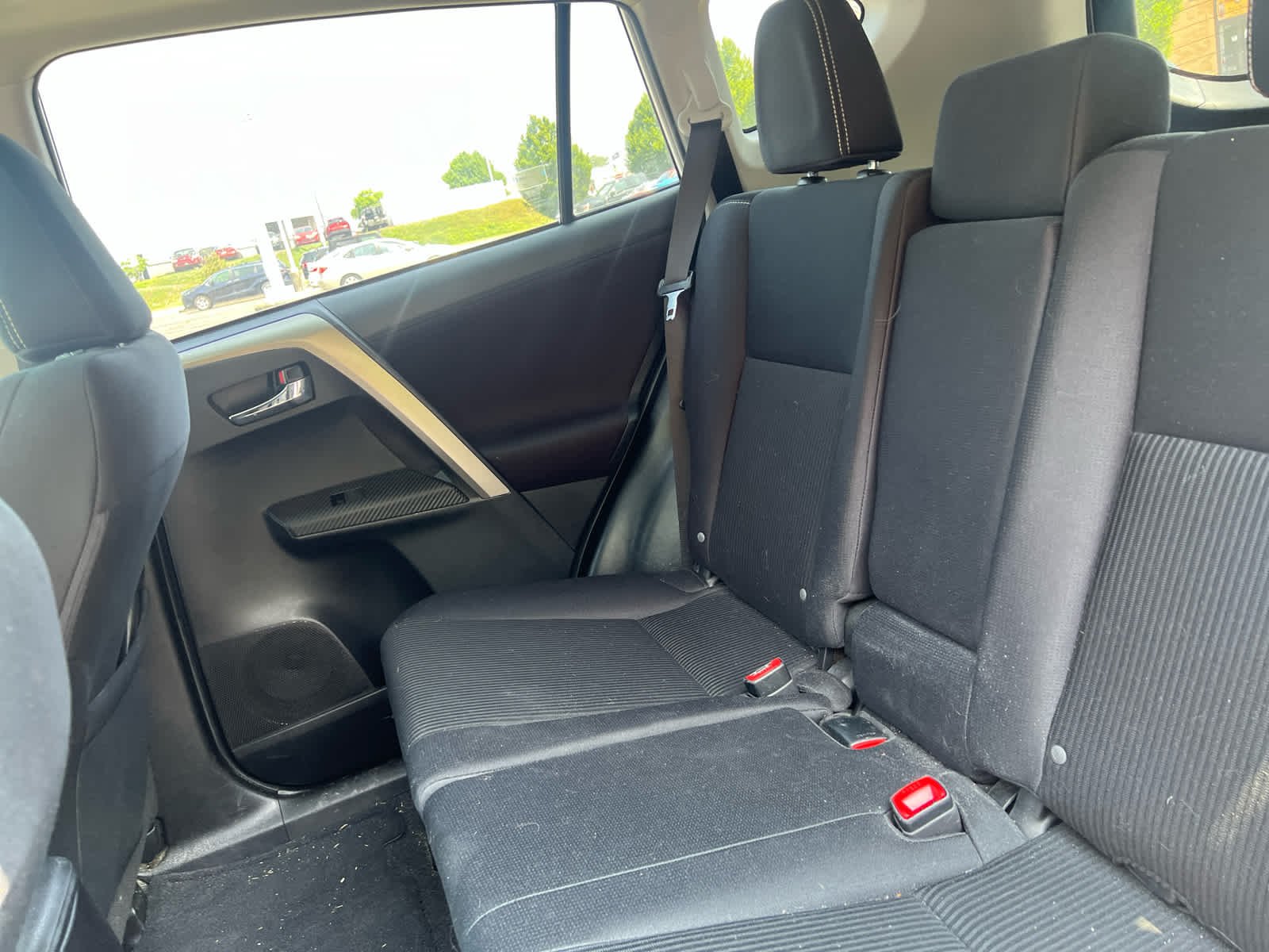 Used 2015 Super White Toyota XLE image 20