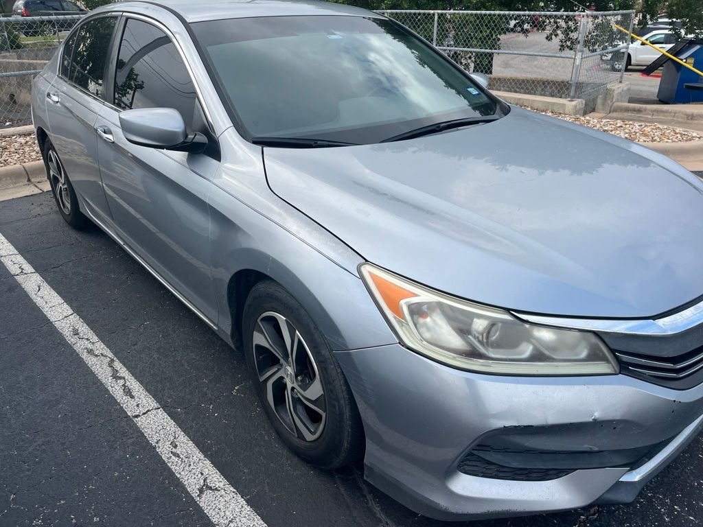 Used 2016 Lunar Silver Metallic Honda LX image 3