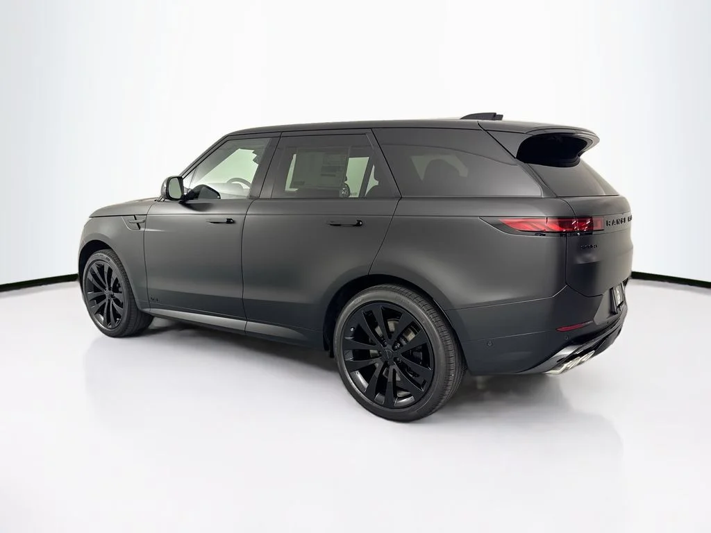 New 2026 Santorini Black Land Rover Dynamic SE image 7
