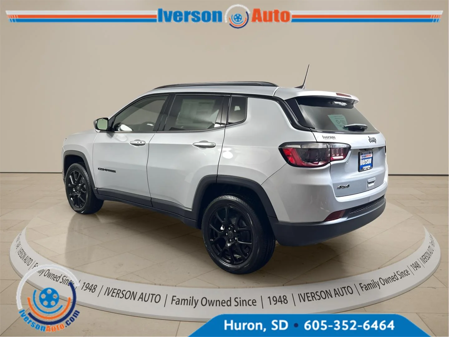 New 2026 Silver Zynith Metallic Clear-Coat Exterior Paint Jeep Latitude Altitude image 8