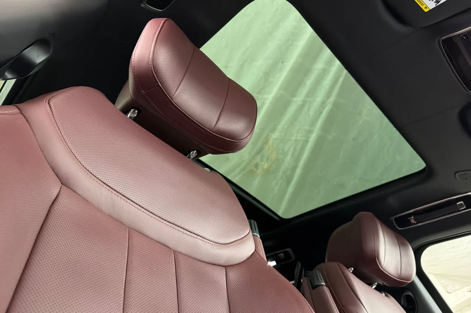 Used 2025  Land Rover Autobiography image 17