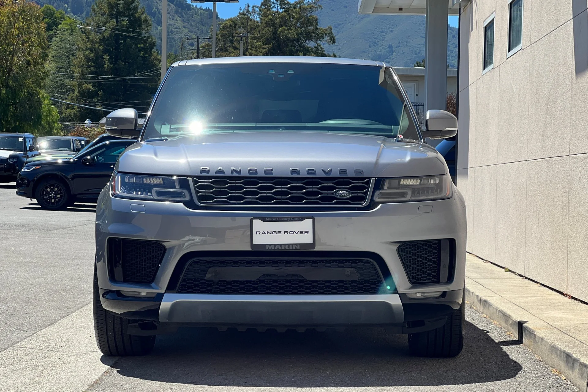 Used 2022 Eiger Grey Metallic Land Rover HSE Silver Edition image 10