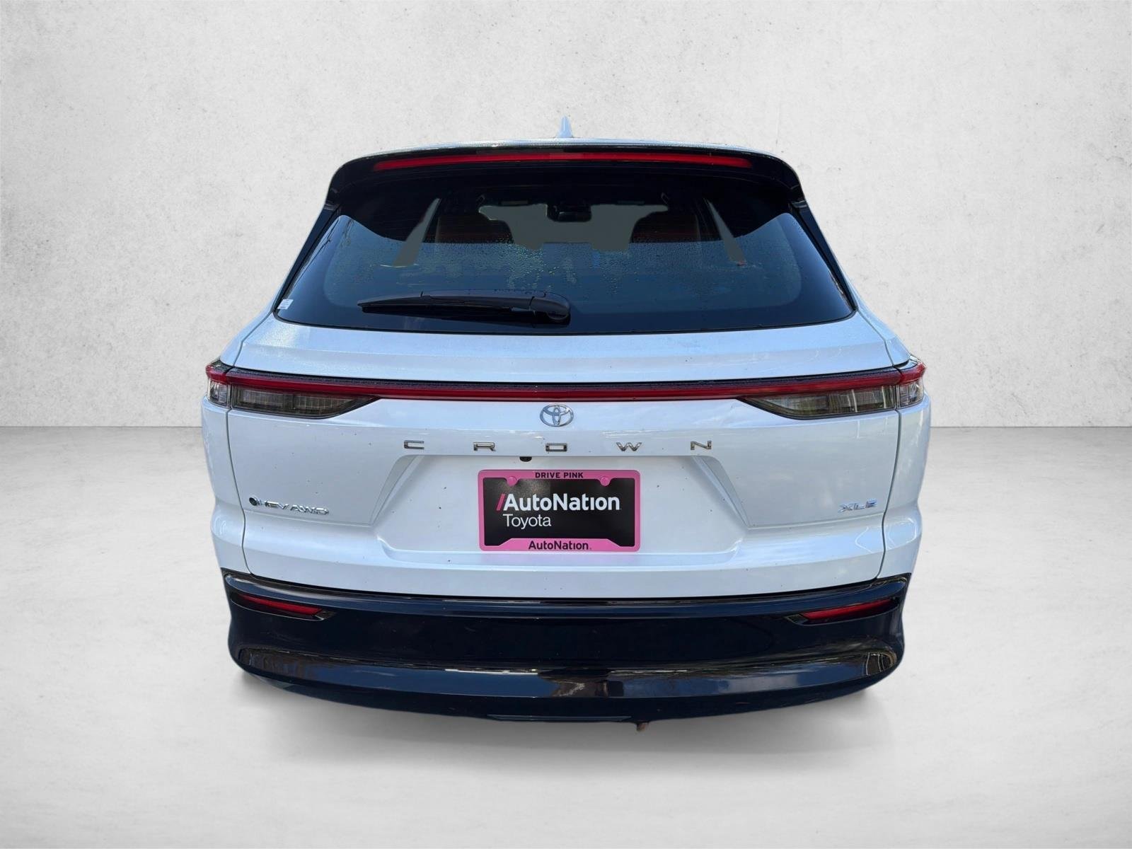 New 2026 Oxygen White Toyota XLE image 4