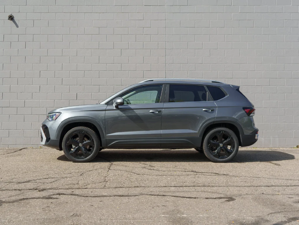 New 2027 Platinum Gray Metallic Volkswagen 1.5T SEL image 3