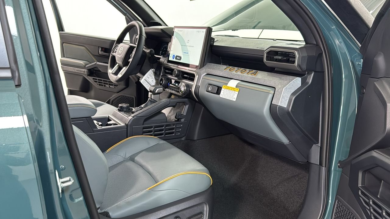 New 2026 Everest Toyota 4Runner Trailhunter image 15