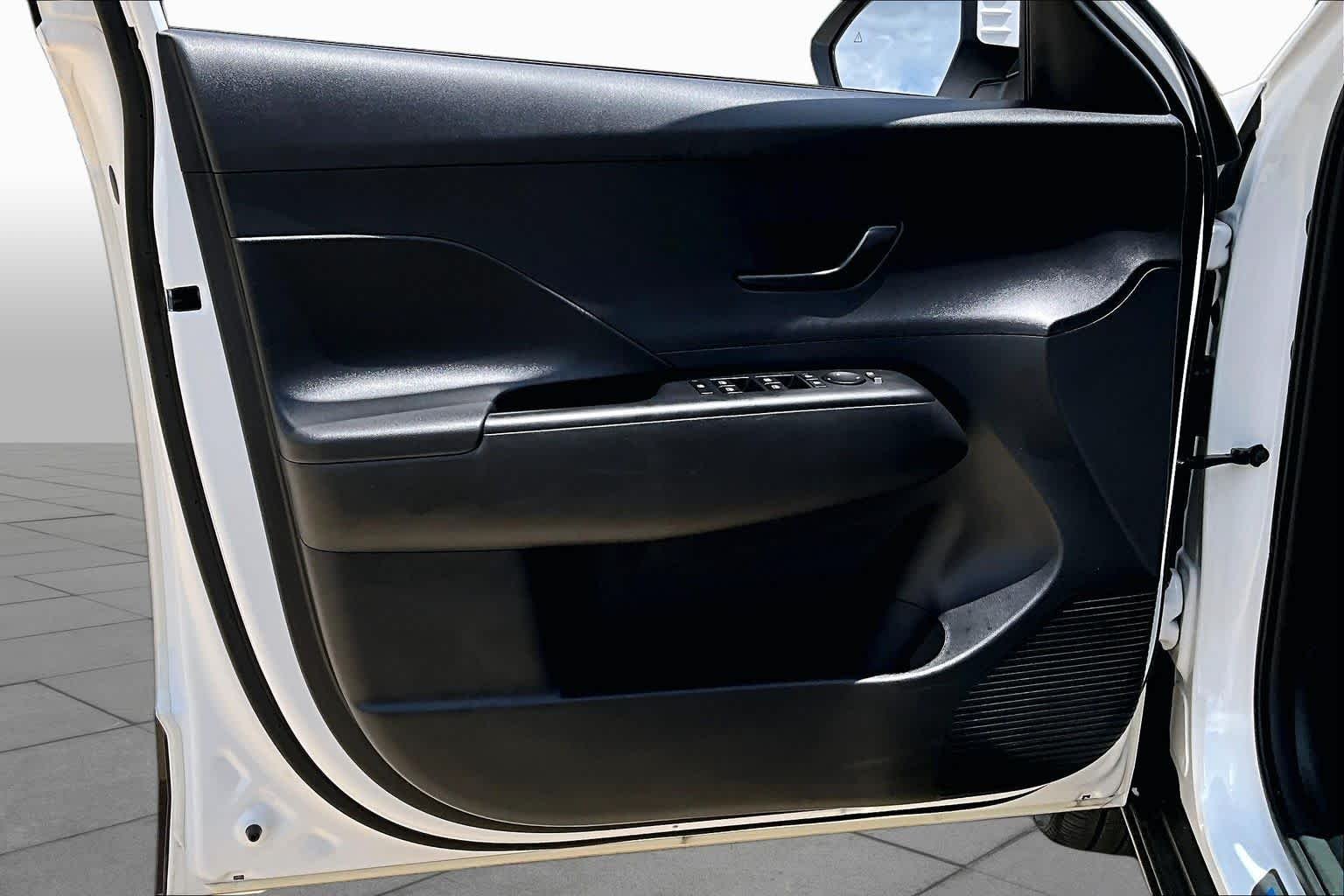 2026 Hyundai Kona SE - Photo 37