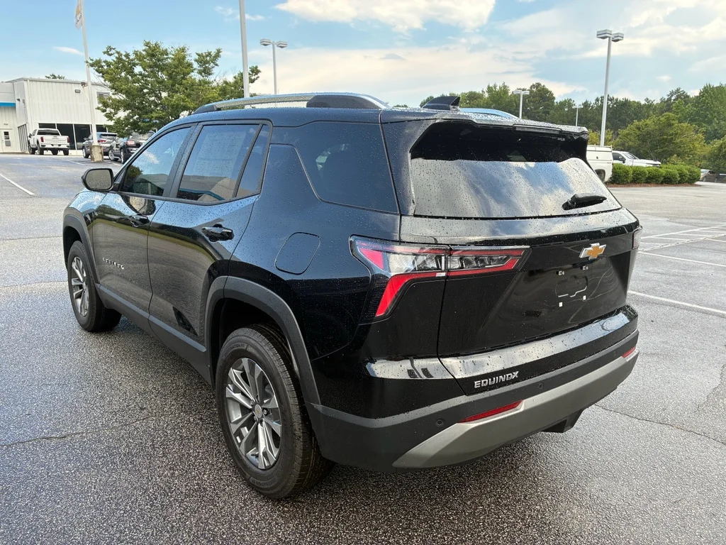 2026 Chevrolet Equinox LT - Photo 4