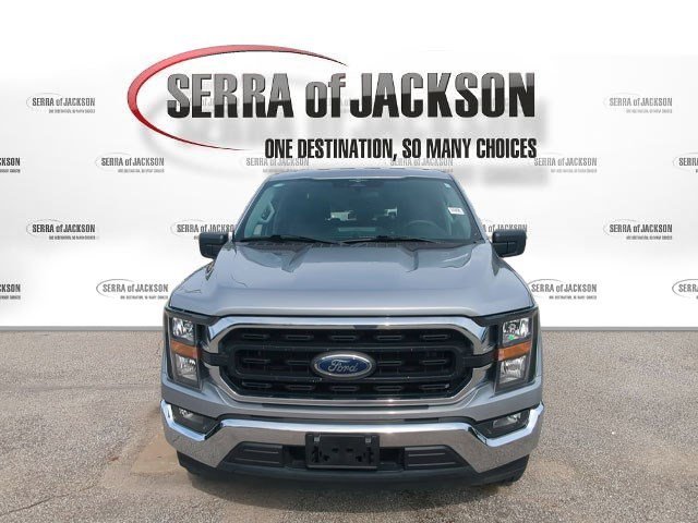 Used 2023 Iconic Silver Metallic Ford XLT image 3
