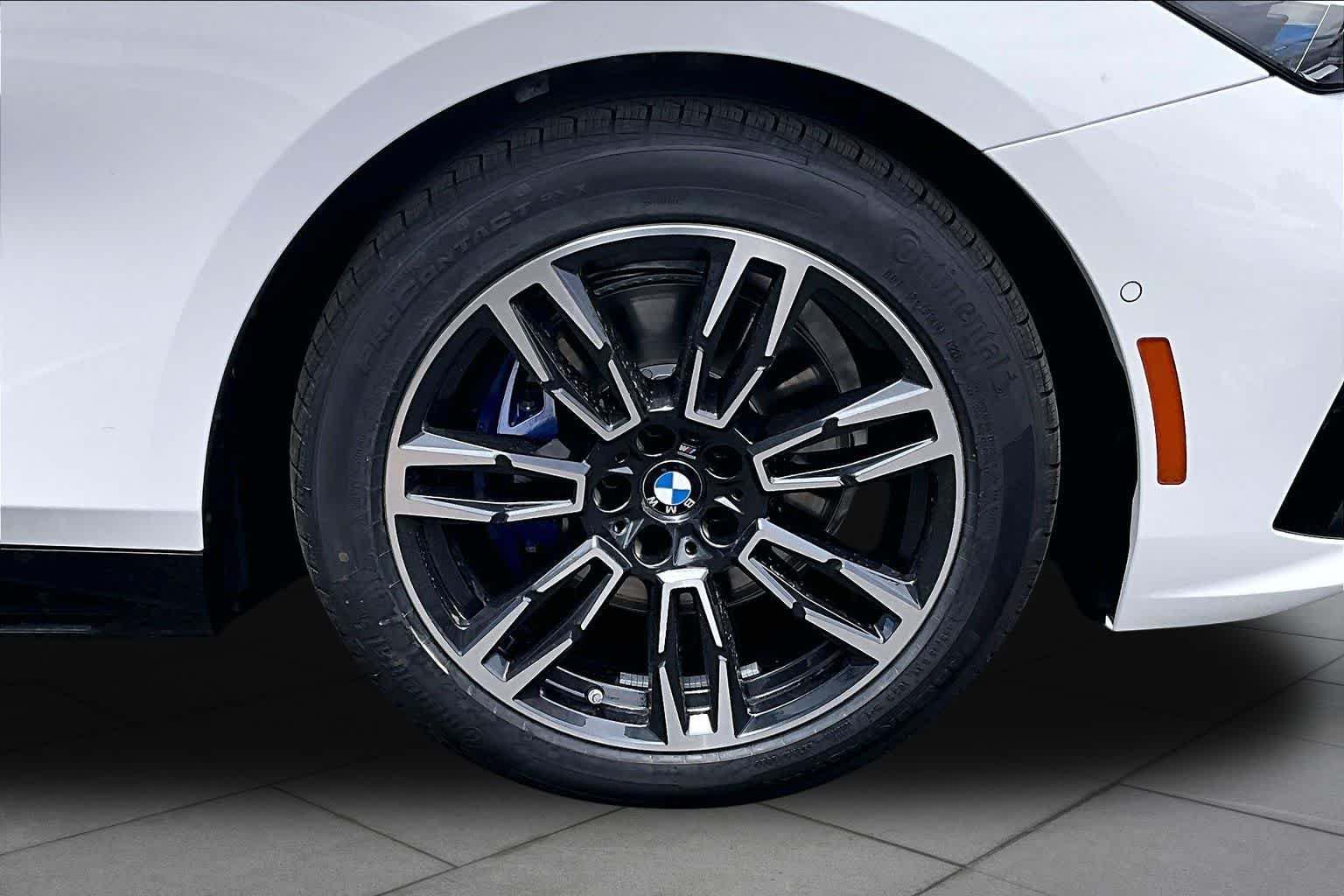 New 2026 Alpine White BMW 530i xDrive image 11